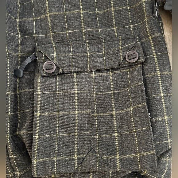 Lamar ski/snowboard jacket size women’s medium, pockets galore - Picture 3 of 5